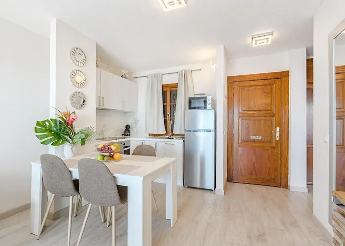 Appartamento Stylish Design W Ocean & Pool View, King Size Bed, Wifi,2 Smart Tv, Street Parking, 2 Pools Access *