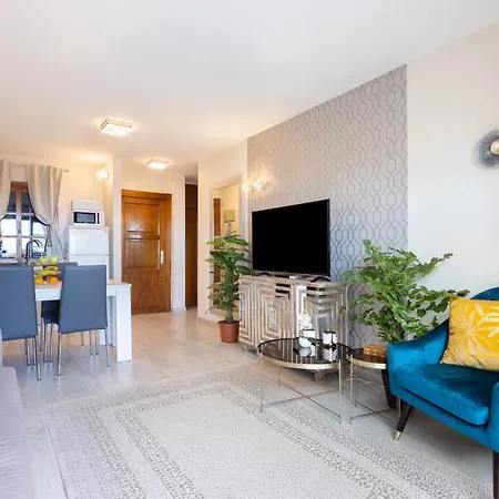 Apartment Stylish Design With Ocean, Pool View, King Size Bed, Wifi, Smart Tv, Free Parking 2 Pools Access Costa Adeje (Tenerife)