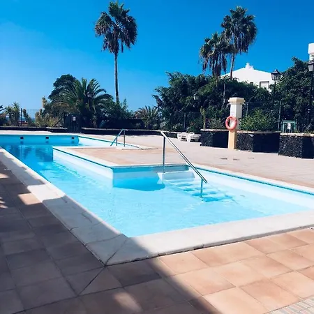 Apartment Stylish Design With Ocean, Pool View, King Size Bed, Wifi, Smart Tv, Free Parking 2 Pools Access