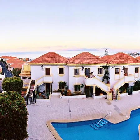 Stylish Design With Ocean, Pool View, King Size Bed, Wifi, Smart Tv, Free Parking 2 Pools Access Costa Adeje (Tenerife)