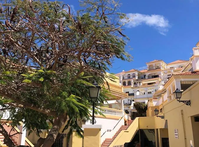 Stylish Design W Ocean & Pool View, King Size Bed, Wifi,2 Smart Tv, Street Parking, 2 Pools Access * Адехе