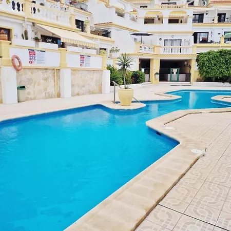 Stylish Design W Ocean & Pool View, King Size Bed, Wifi,2 Smart Tv, Street Parking, 2 Pools Access